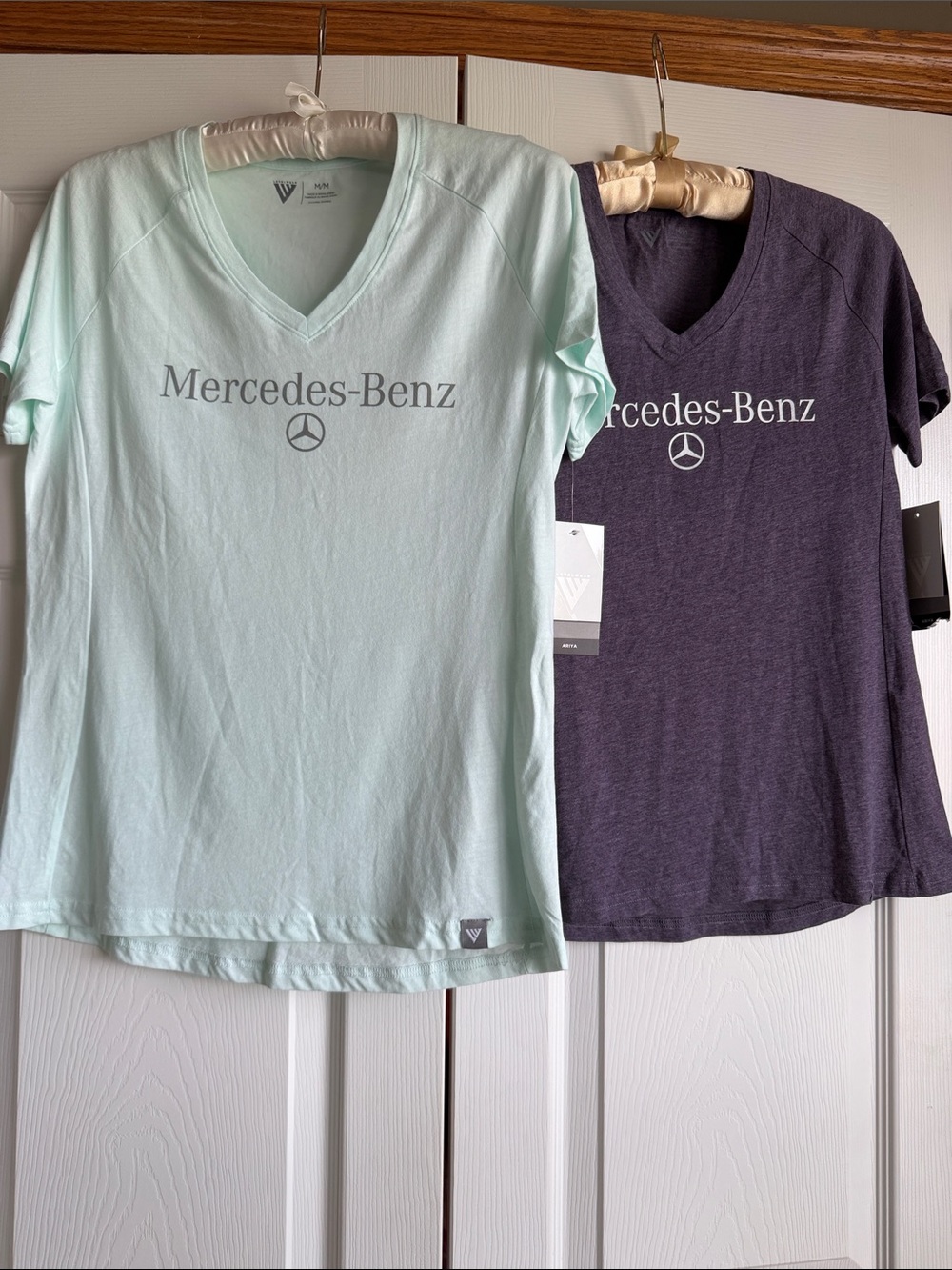 Mercedes-Benz V-Neck Logo Tee - Mint & Heather Purple M Med NWT
